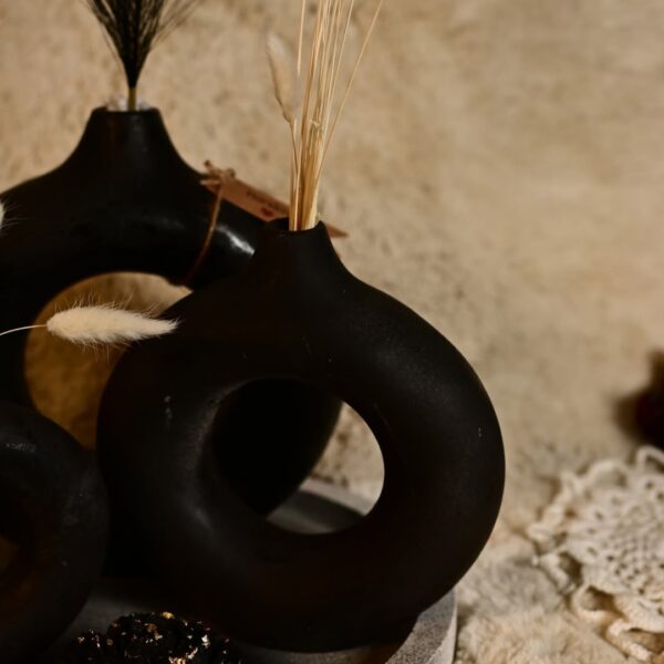 Abstract Black Donut Vase (Set of 5) Without Flowers | Karigra - Image 2